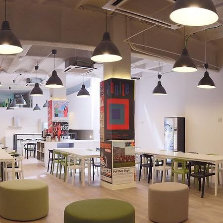 Hola Hostal Eixample Барселона Экстерьер фото