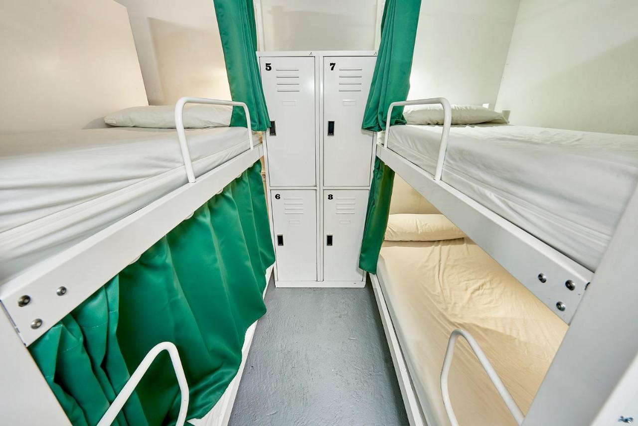 Hola Hostal Eixample Барселона Экстерьер фото