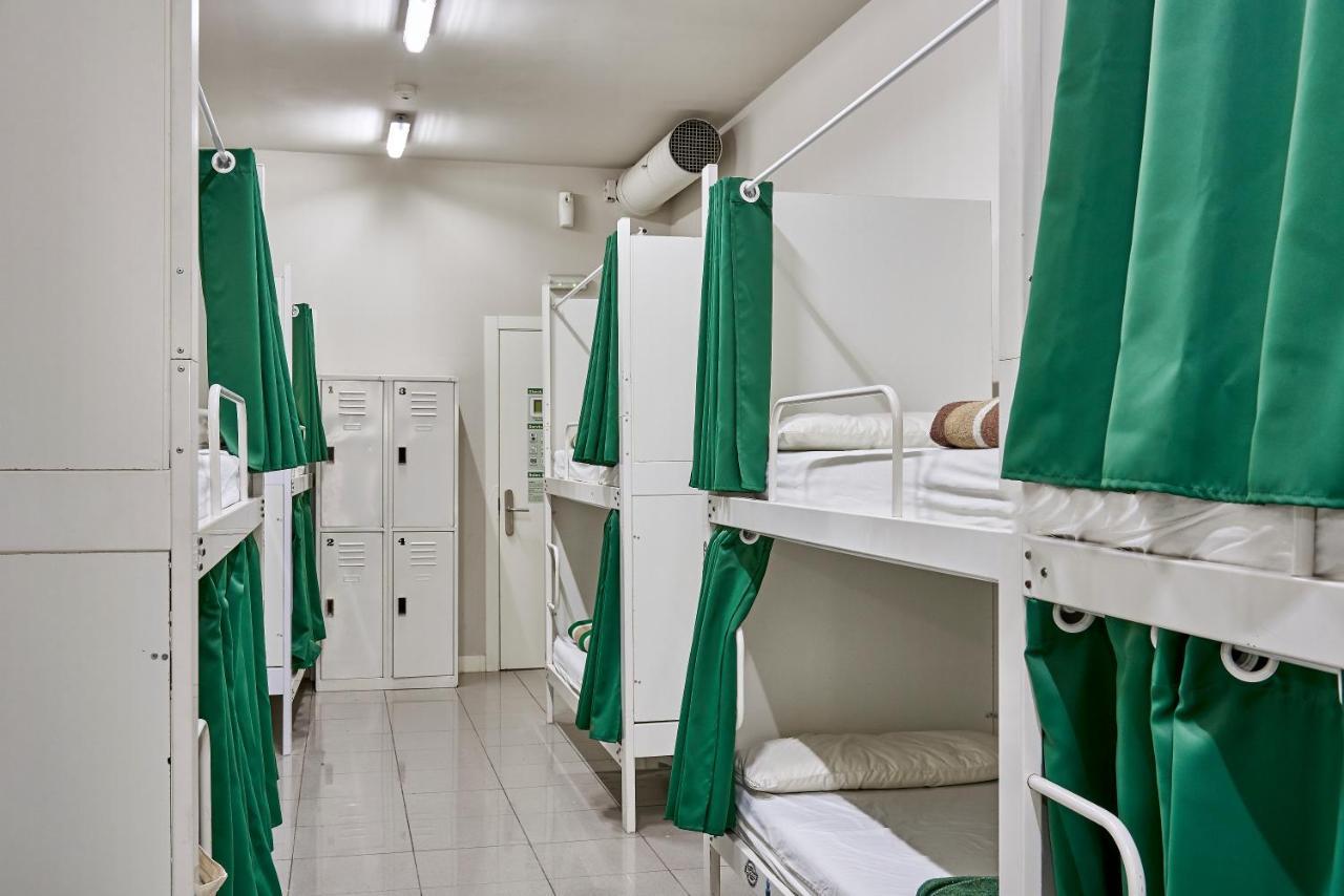 Hola Hostal Eixample Барселона Экстерьер фото