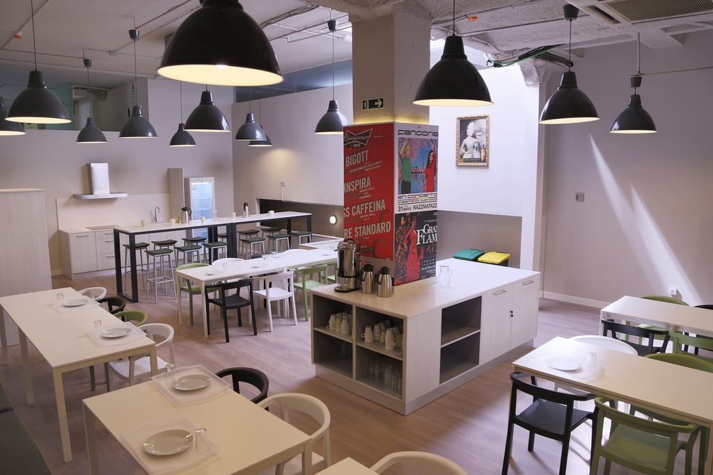 Hola Hostal Eixample Барселона Экстерьер фото