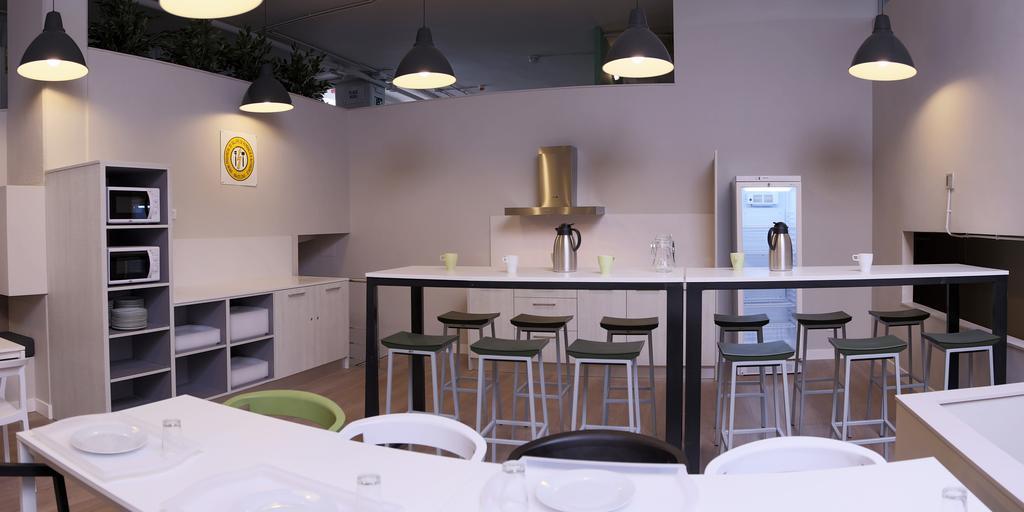 Hola Hostal Eixample Барселона Экстерьер фото